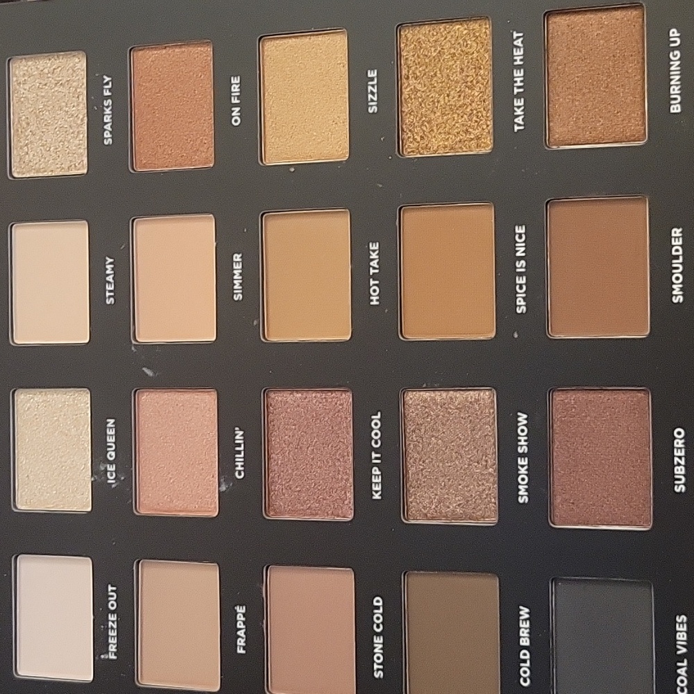 NIB ICONIC London Eyeshadow Palette
